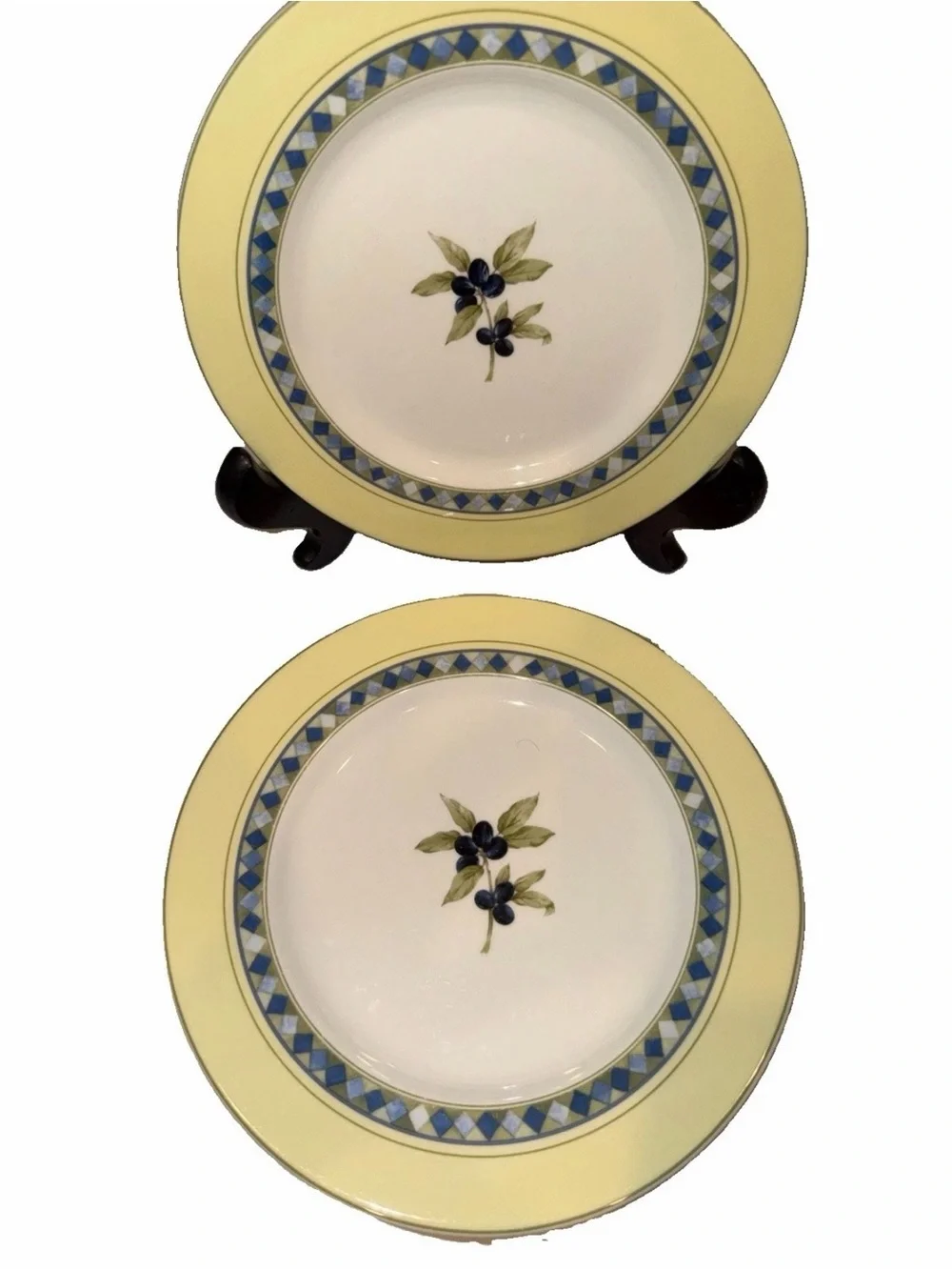 Vintage Royal Doulton Dinner Plates ((7 Plate Set)) - Discontinued